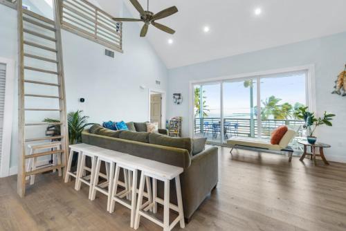 Coupon Bight Aquatic Preserve House | Tiki Beach - Big Pine Key