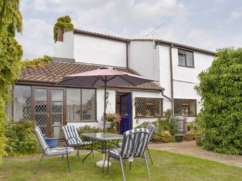 Lowestoft House | Tillet Cottage