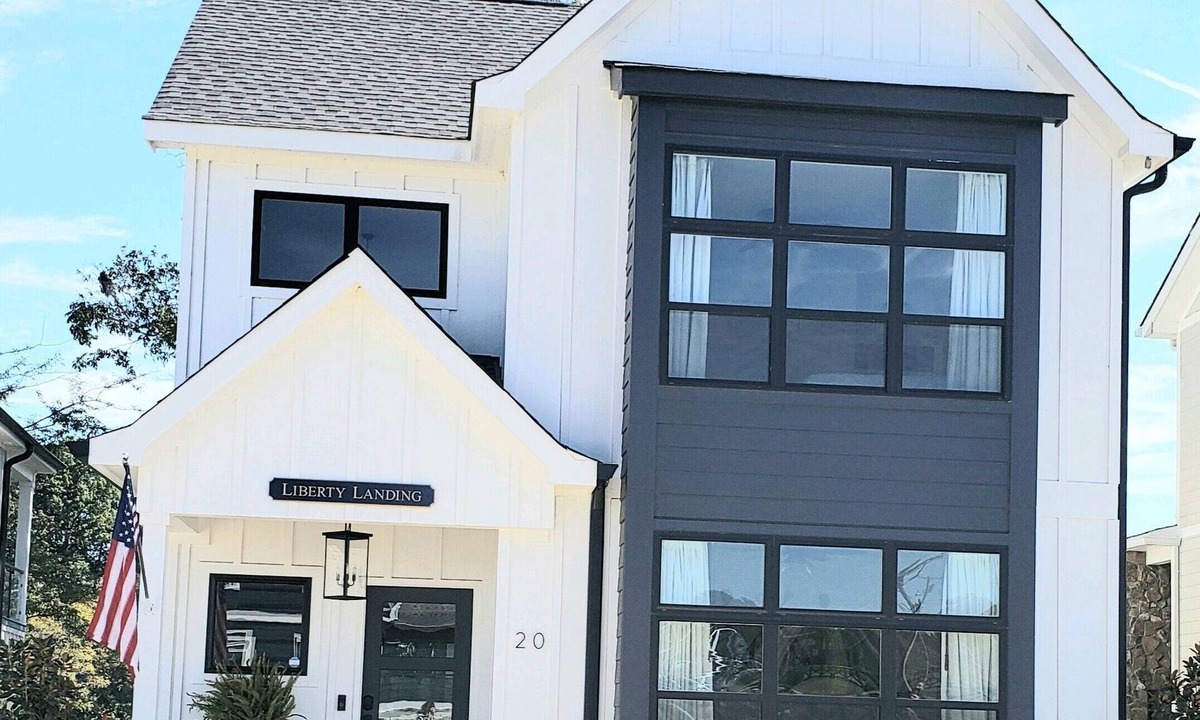 Winchester House | Tim's Ford Lakefront Home