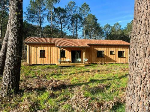 Saint-Paul-en-Born House | Timber Cabin Among Pines Near Mimizan Beaches