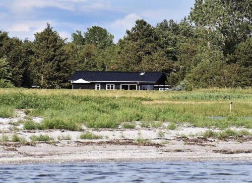 Hoensinge House | Timber Cabin With Guest House Near Dragsholm