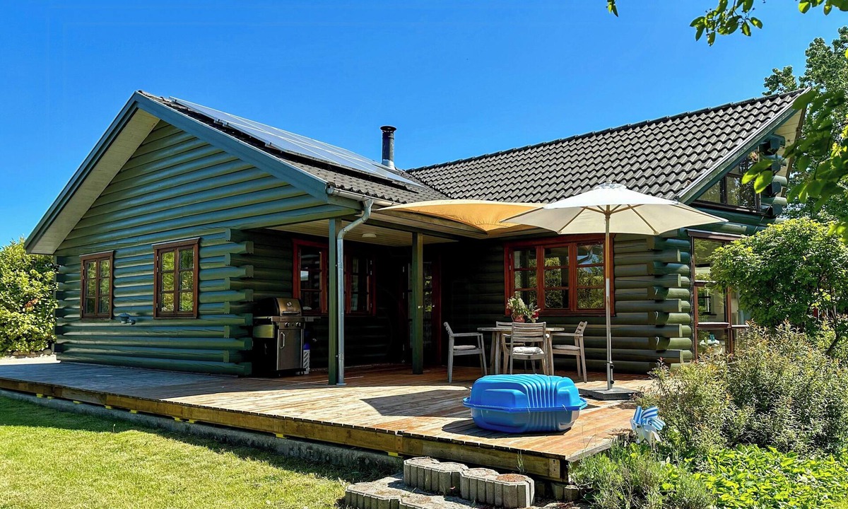 Udsholt House | Timber house surrounded by nature near Gilleleje