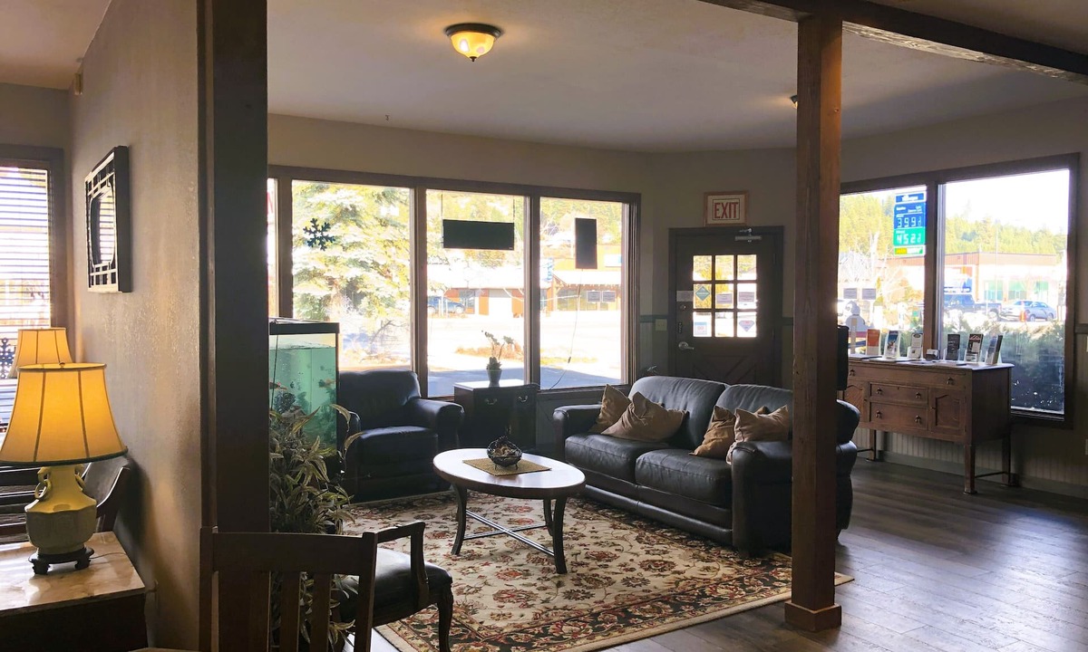 Cle Elum Hotel | Timber Lodge Inn