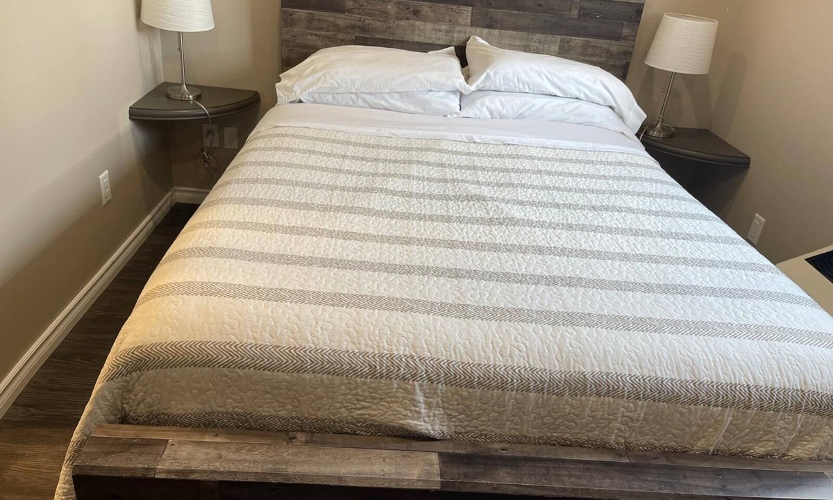 Nipigon Hotel | Timber Wolf Inn Motel