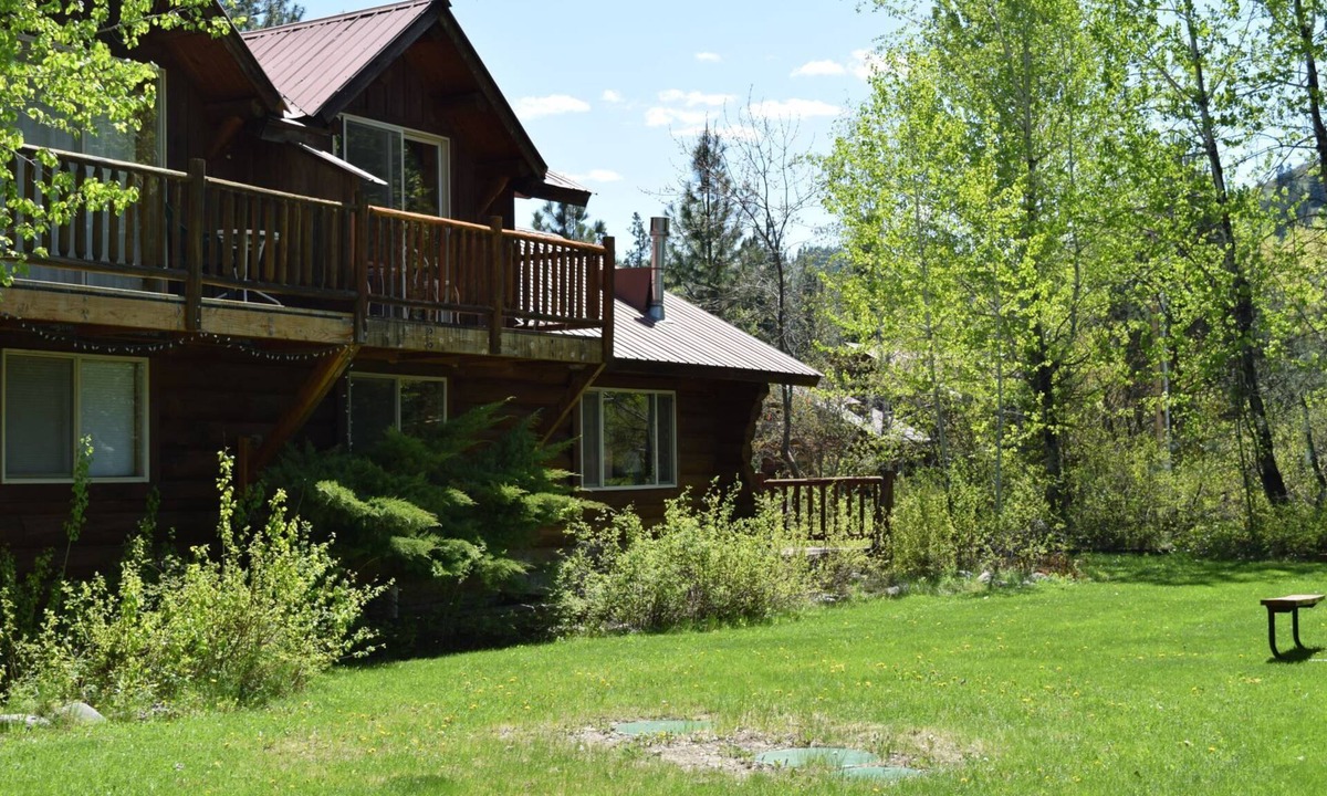 Winthrop Apartment | Timber Wolf Studio: Small Studio at Wolfridge Resort