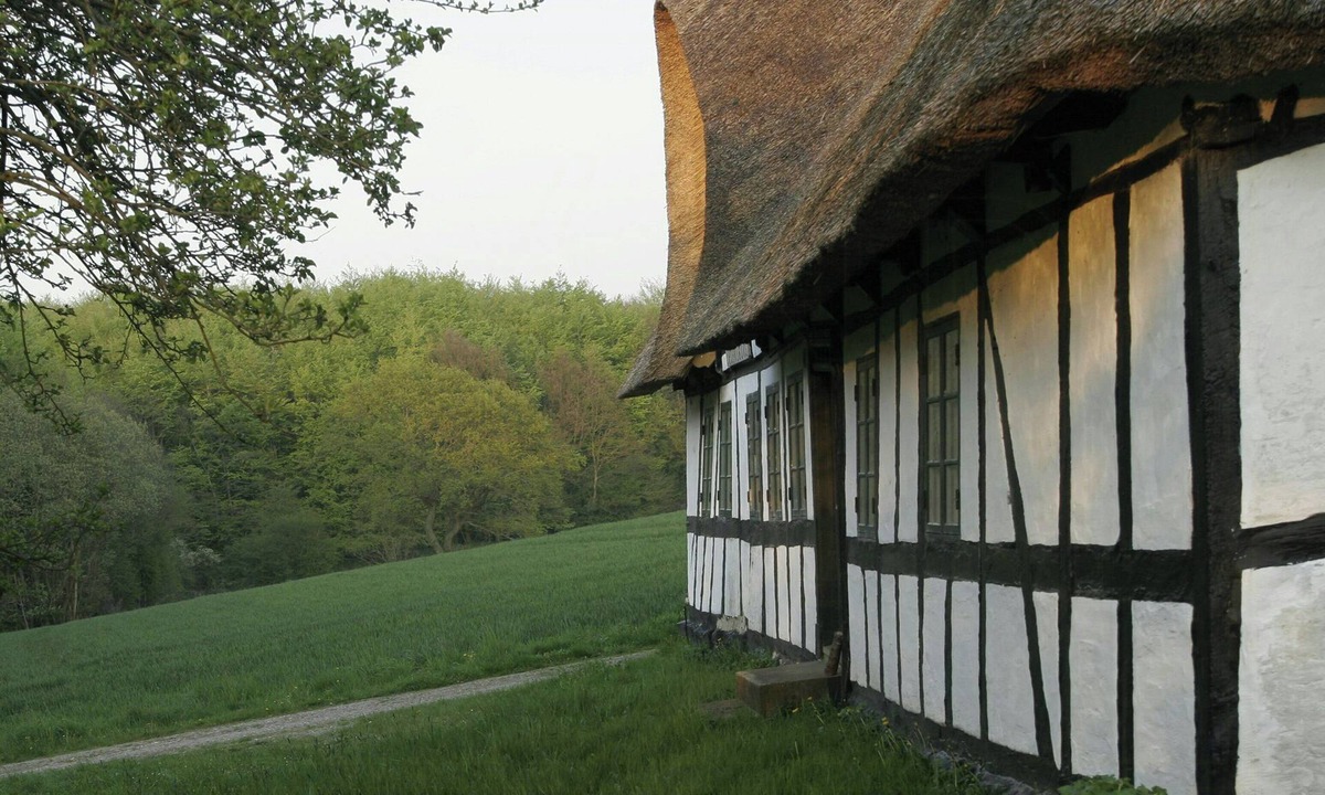 Faaborg House | Timbered house in the woods near Holstenshuus