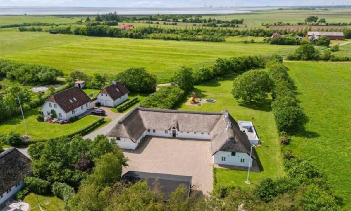 Bramming Apartment | Time out in the 400-year-old farm
