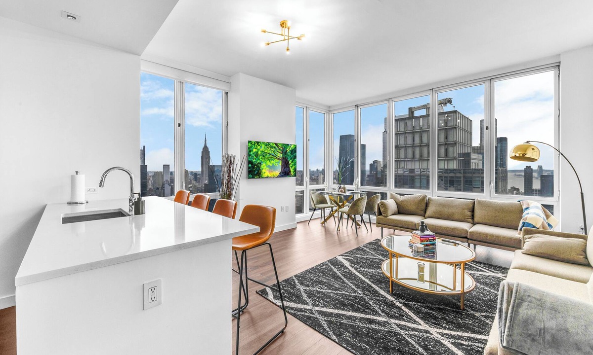 Hell's Kitchen Apartment | Time Square APT