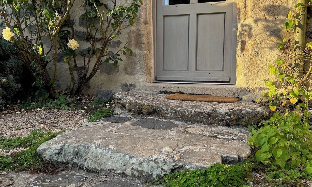 Mazeyrat-Aurouze House | Time to relax. Former priory in the Auvergne.