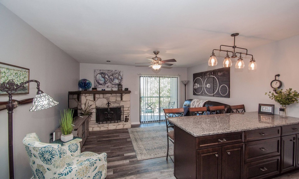 Canyon Lake Condo | "Time Traveling" with Sunset Views over the Lake