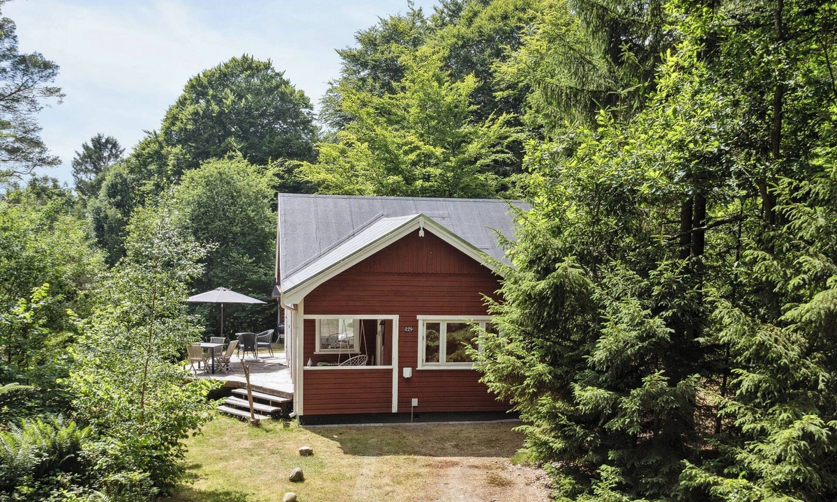 Silkeborg House | Timeless 30s cottage by Søhøjland's waters