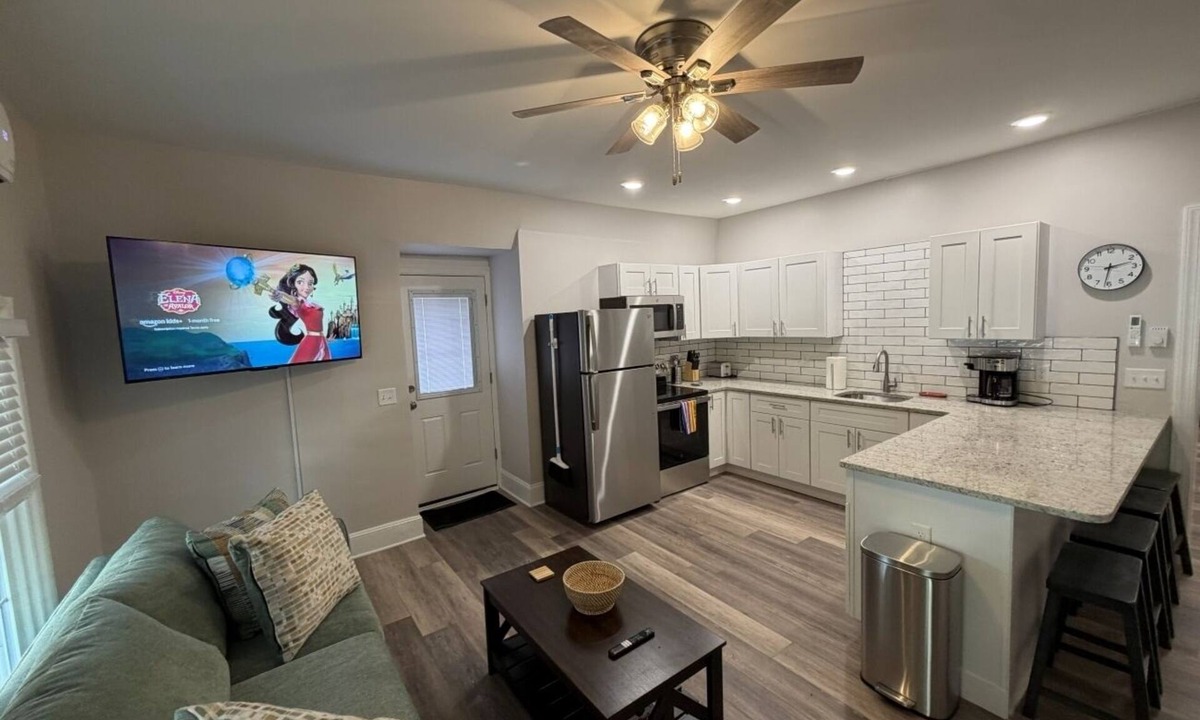 Ashfield Apartment | Timeless Jim Thorpe Stay at Charles Albright