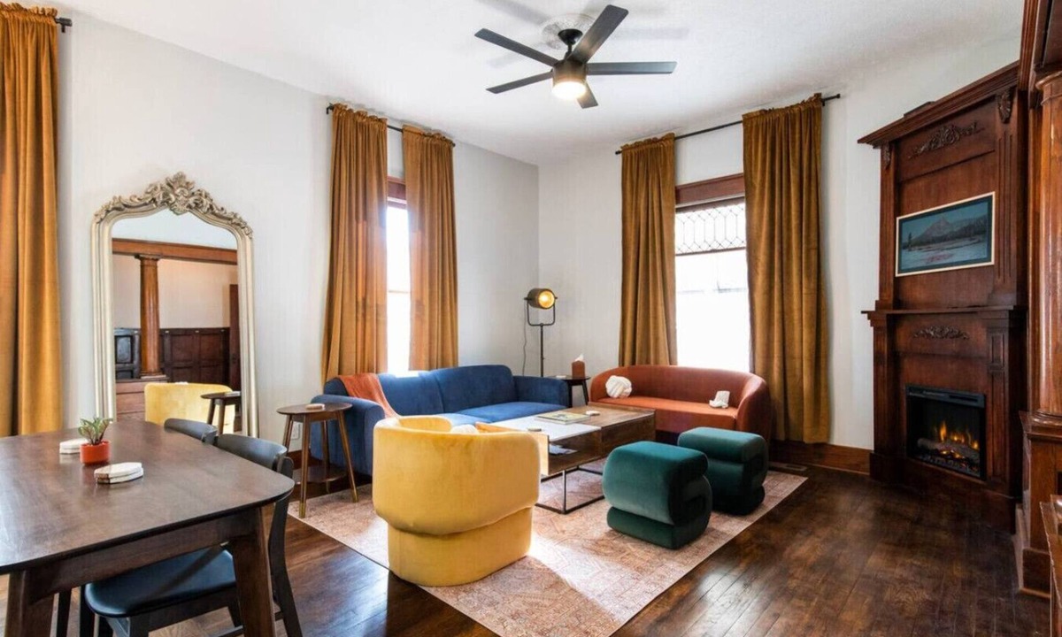 Dahlman Apartment | Timeless Stay Walk2 downtown fun