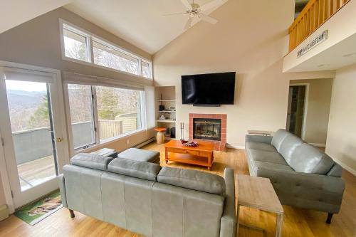 Jackson House | Tin Mountain Treetops Time