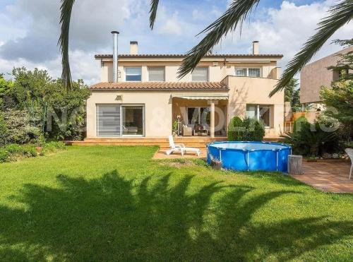 Pacs del Penedes Villa | Tina de Pacs, ideal para familias