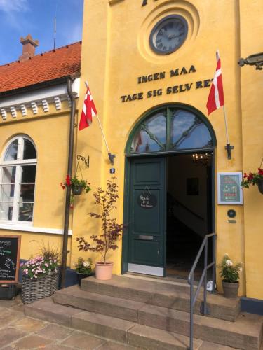 Nexø House | Tinghusets overnatning