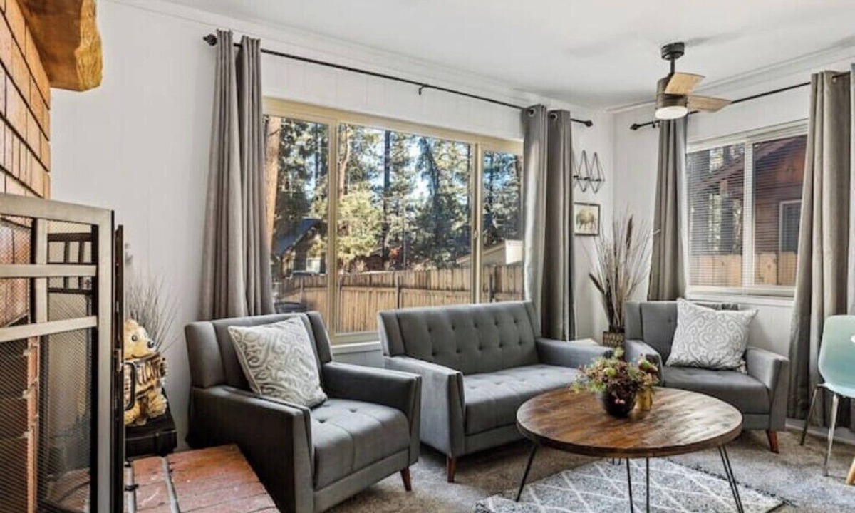 Big Bear City House | Tiny Cabin BBQ FirePit Walk 2 Snowplay