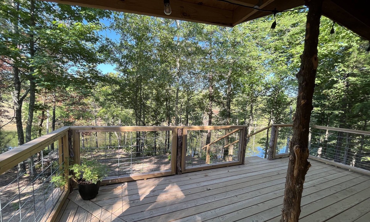 Golden Cottage | Tiny Cabin. Come here to unplug & relax on the pond.