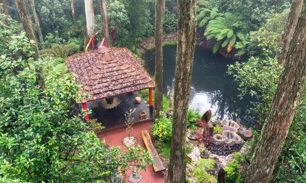 Benwerrin Cabin | Tiny -Eco House -Kokoro. COMPLIMENTARY ROMANTIC PACKAGE worth $75