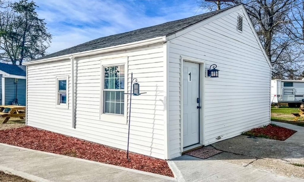 Harrison Cabin | Tiny Excursion Cabin 1 - Superior Snug