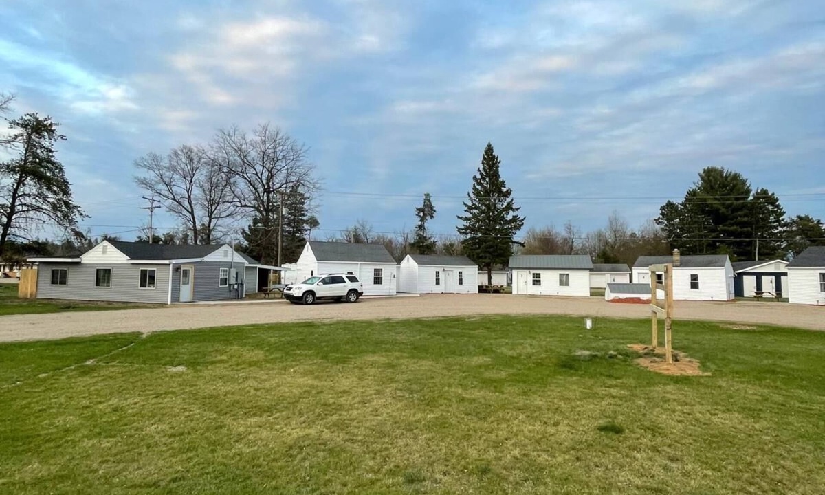 Harrison Cabin | Tiny Excursion Cabin 5 - Michigan Moonlight