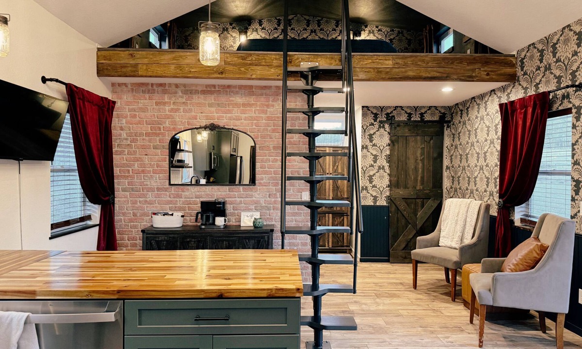 Lake George Cabin | Tiny Glamping Lake House - The Black Rose Saloon