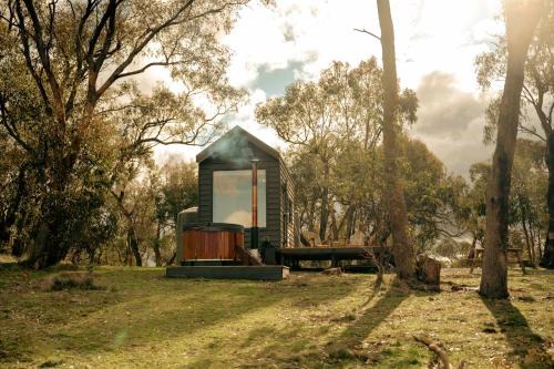 Metcalfe House | Tiny Harper