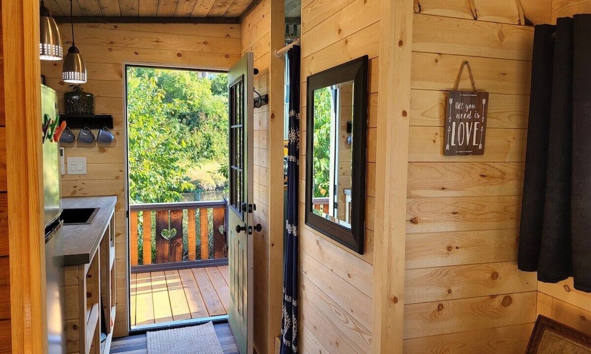 Birch Bay Apartment | Tiny home by the beach