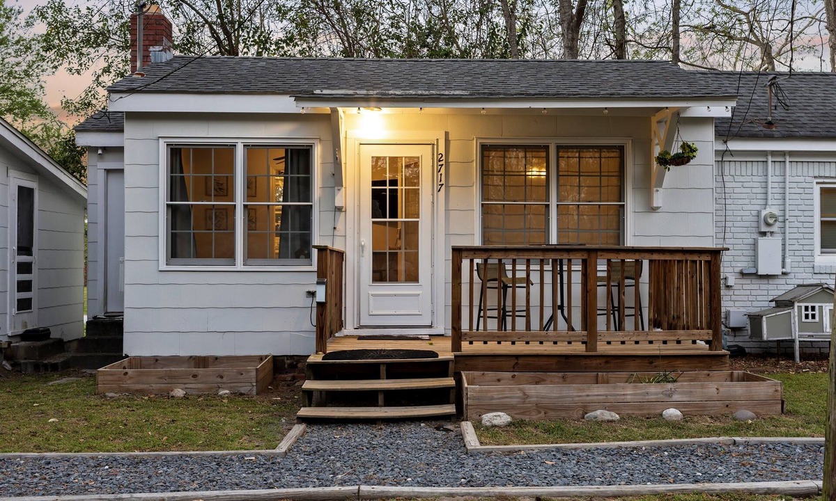 Wrightsboro Cottage | Tiny Home | Close to downtown | Deck Space