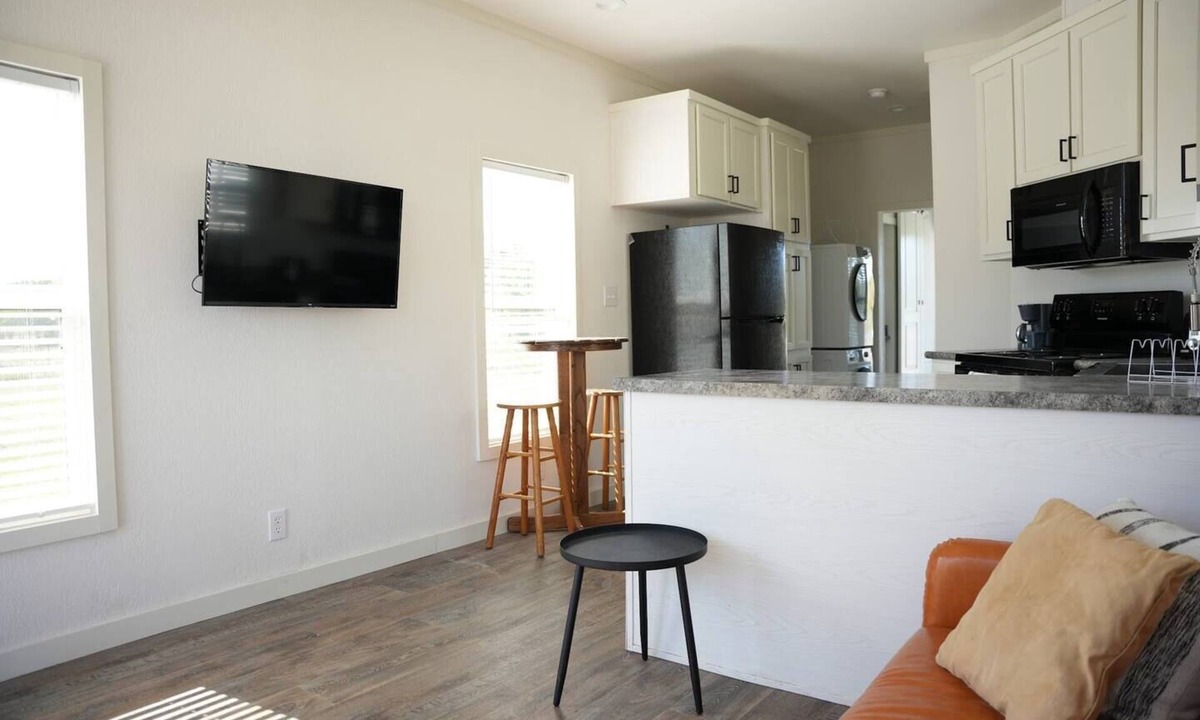 Wyldwood House | Tiny Home Experience - Ideal for Solo Travelers, Couples, or Small Groups! 🏡✨