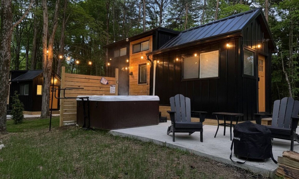 Laurelville House | Tiny Home · Hot Tub · Fire Pit · Cozy Retreat