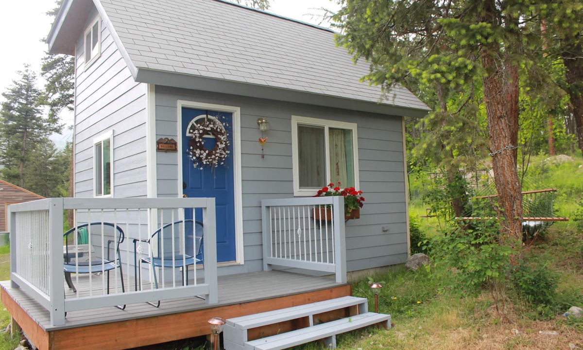 Somers Cottage | Tiny home in the Big Sky