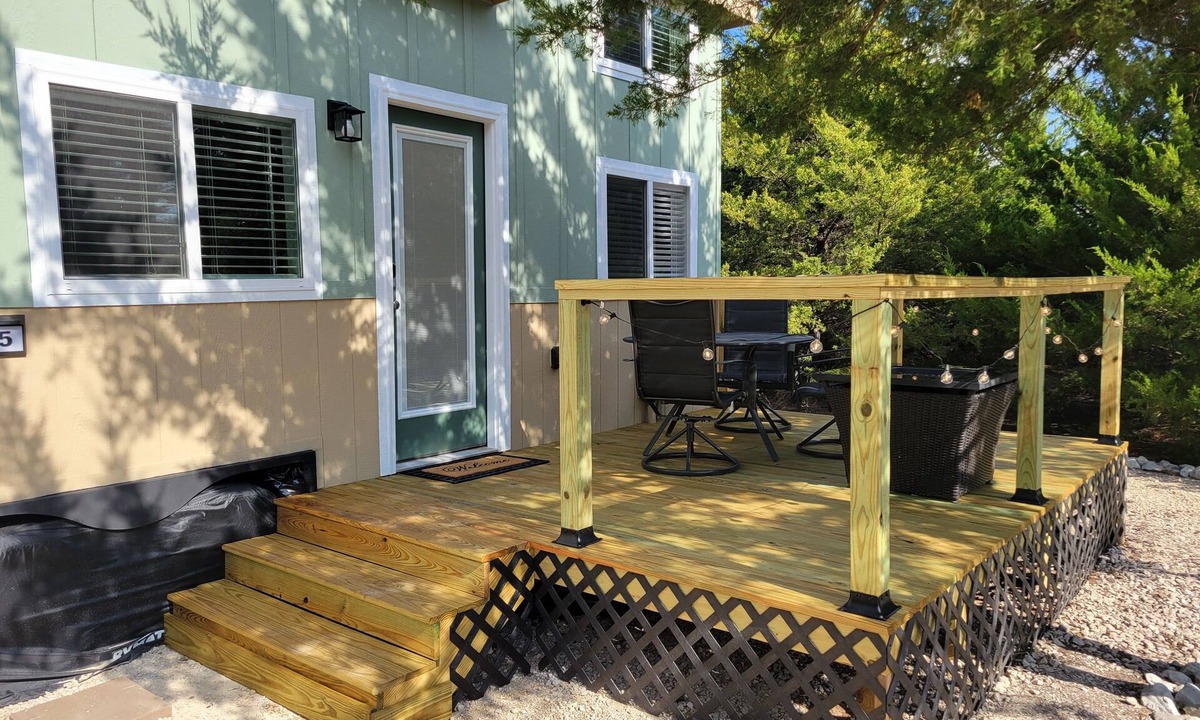 Van Alstyne Cottage | Tiny home in Van Alstyne with easy access to Hwy 75 and exceptional privacy.