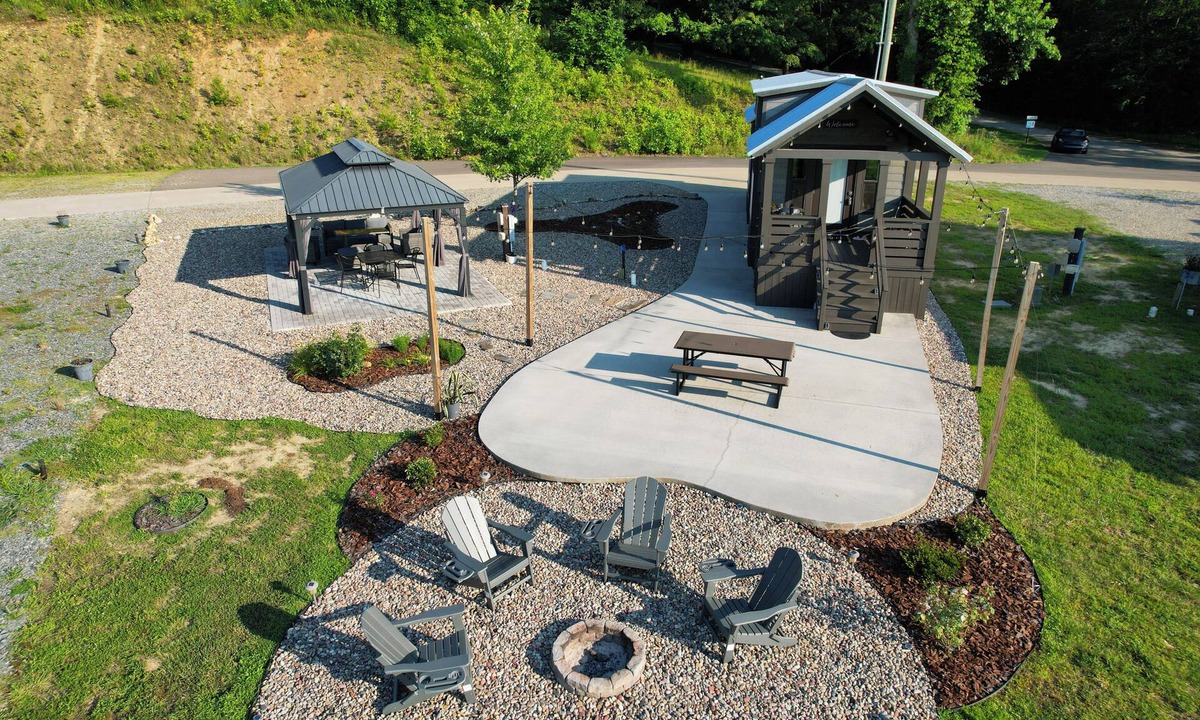 Morganton House | Tiny home mountain retreat w/view, covered outdoor patio, fire pit