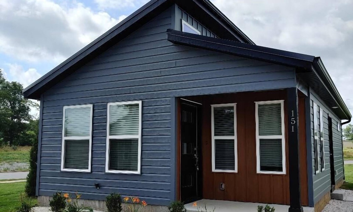 Centerton House | Tiny Home near MTB Trails, Wal-Mart HQ, Sleeps 6