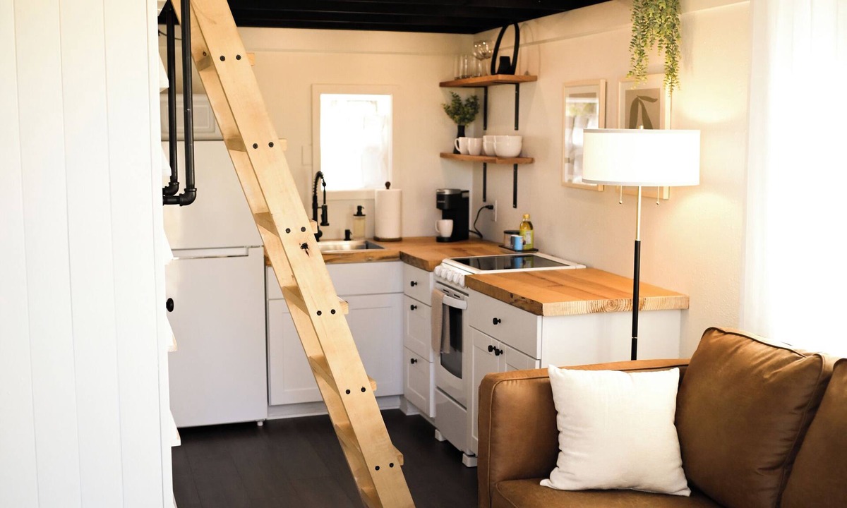 Conway House | Tiny Home on Davis - Walk to Downtown - 1mi to UCA