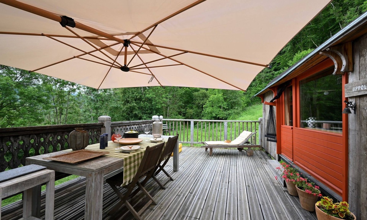 Arrien-en-Bethmale House | Tiny Home 'Roulotte Appoline' with Mountain View, Private Terrace and Garden