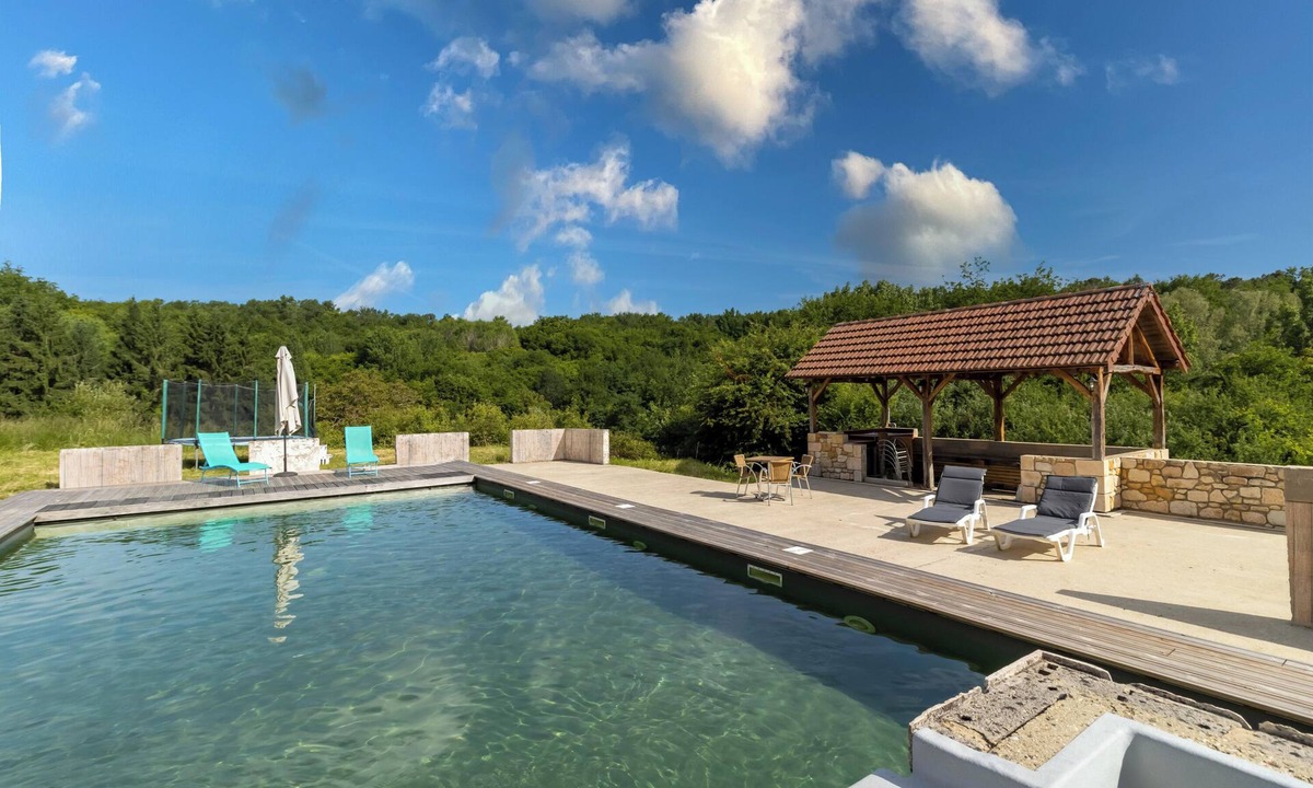 Saint-Cernin-de-lHerm House | Tiny House in Saint-Cernin-de-l'Herm – Shared Pool & Relaxing Stay for 4 Guests