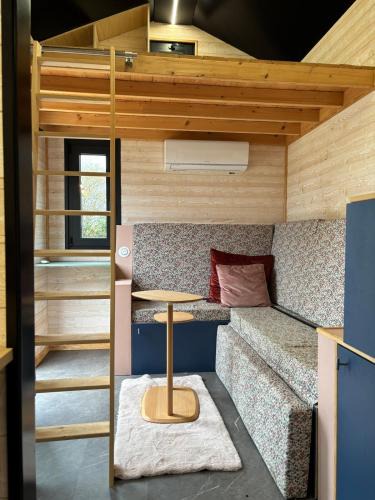 Saulges Ski Chalet | Tiny House au coeur d'une petite cité de caractère à Saulges