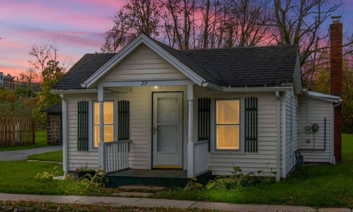 Brockport House | Tiny House Jewel in Brockport!