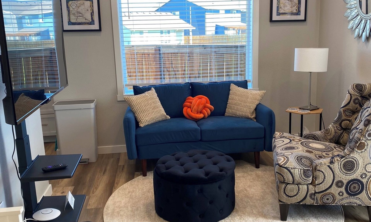 Hayesville Cottage | Tiny House on 49th Ave NE Salem, Oregon