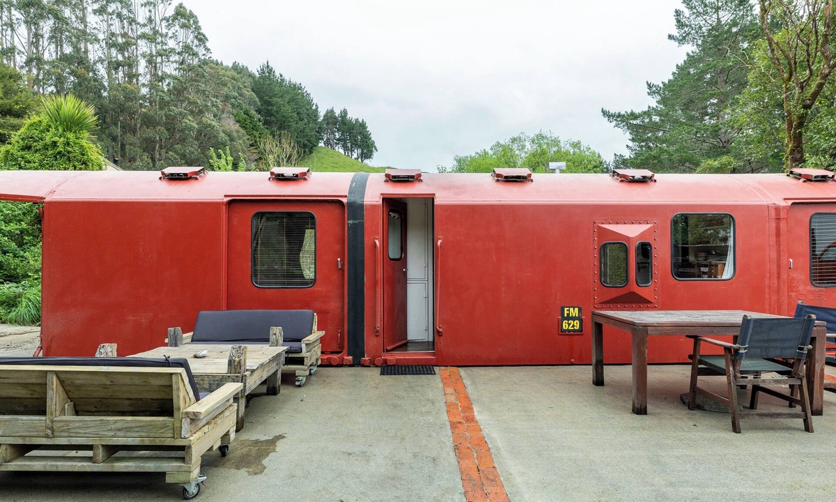 Lower Hutt House | Tiny House Train-eco Stay