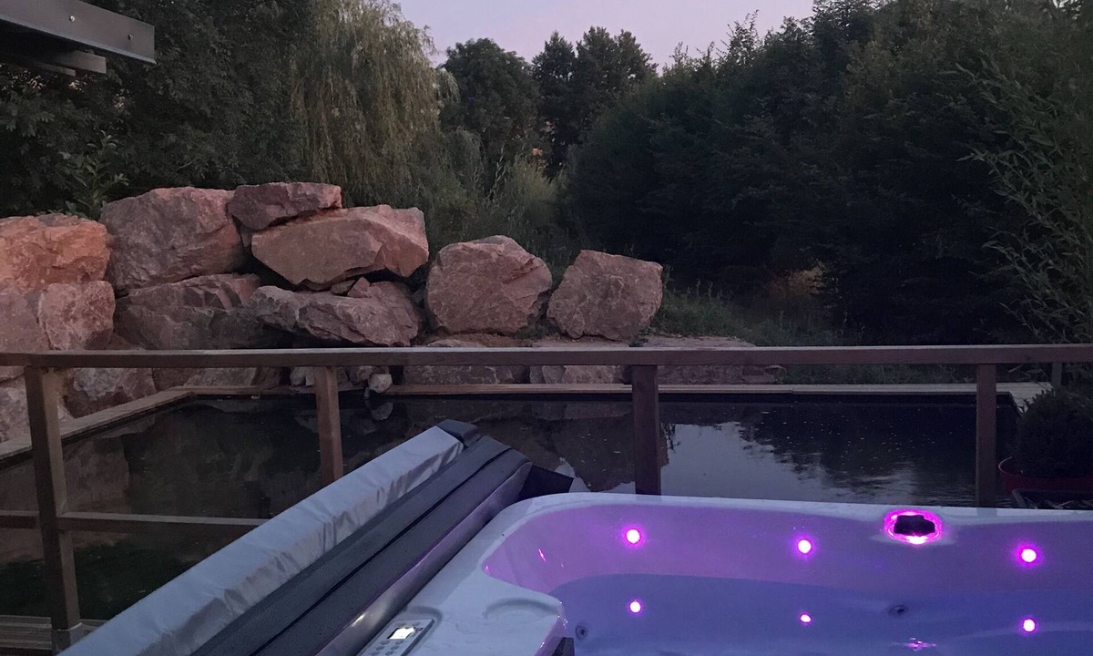 Outremecourt Cottage | Tiny house with private spa