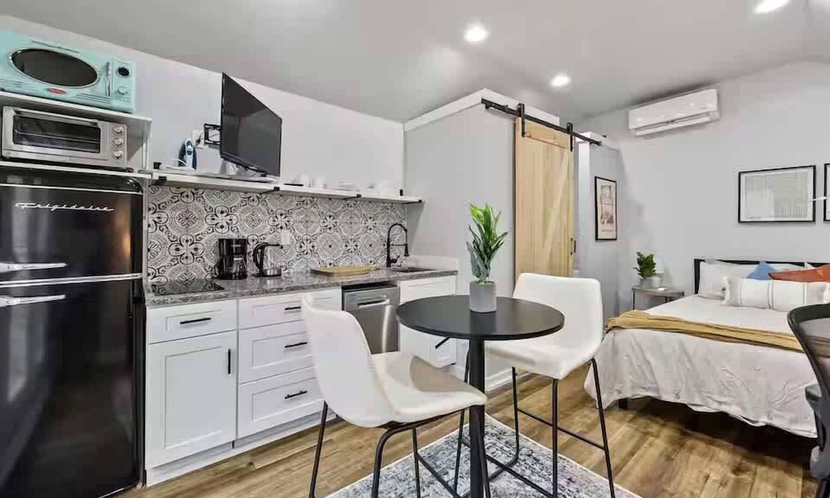 Regis Apartment | Tiny House with Private Outdoor Space, Location!