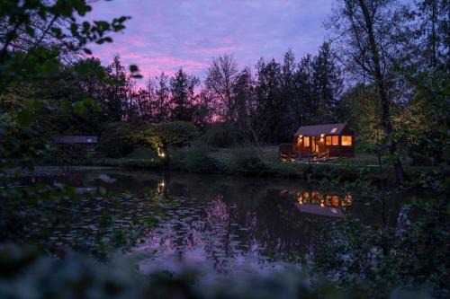 Etival-les-le-Mans Ski Chalet | Tiny houses PAMPA Lodges - étang & bain nordique