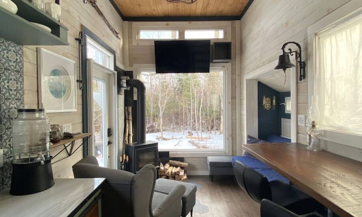 Halifax County House | Tiny in the Sticks : Ostrea Lake Tiny House
