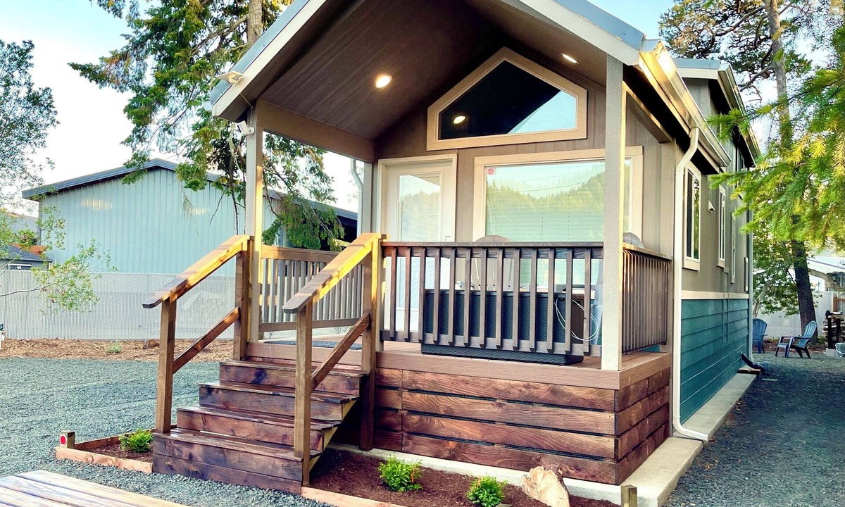 Lakeside House | Tiny Pines ~ Dune access + Full hookup RV site