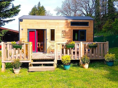 Wasigny House | Tiny somniflore