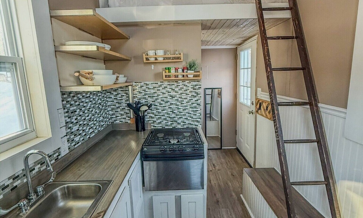 Hammond House | Tiny Timber on Black Lake