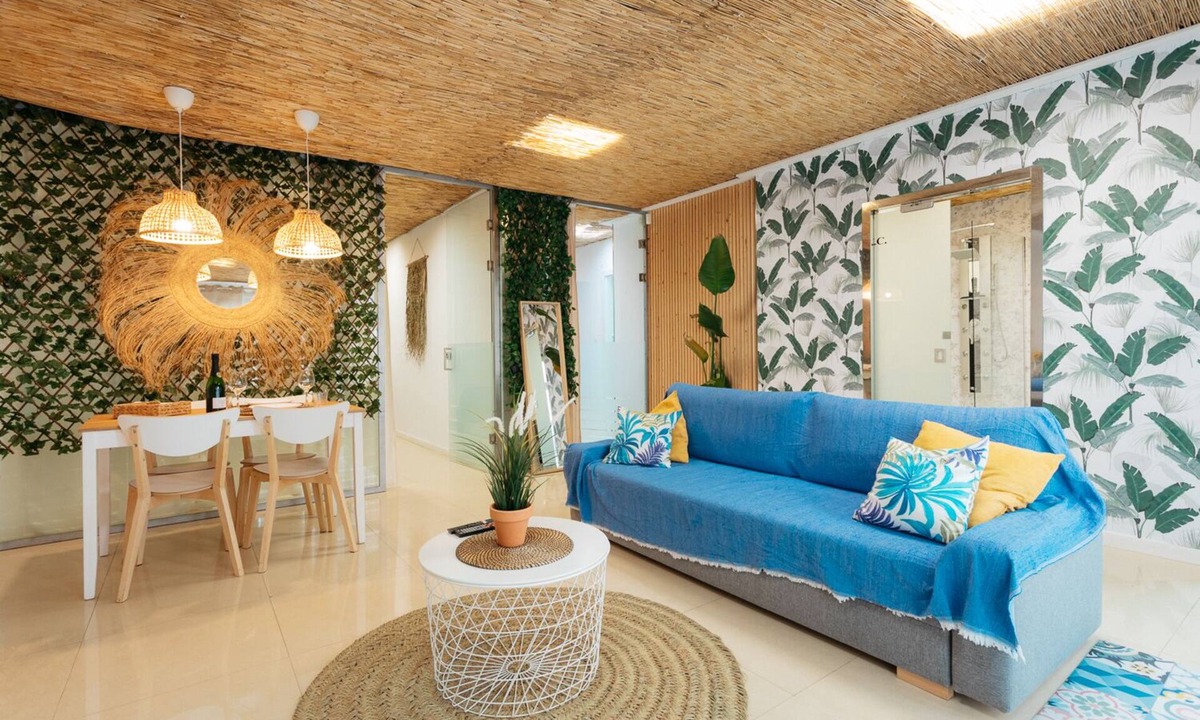 En Corts Apartment | Tiny Valencia Gem : 2BR : Relax & Chill : Mediterranean : Central